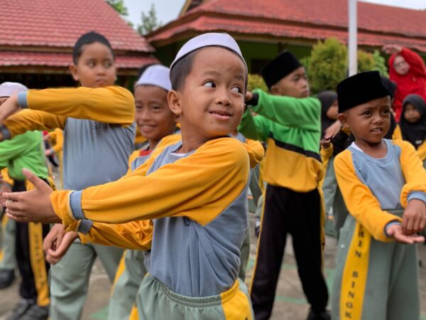 Menyegarkan kembali tubuh dan pikiran setelah masa liburan